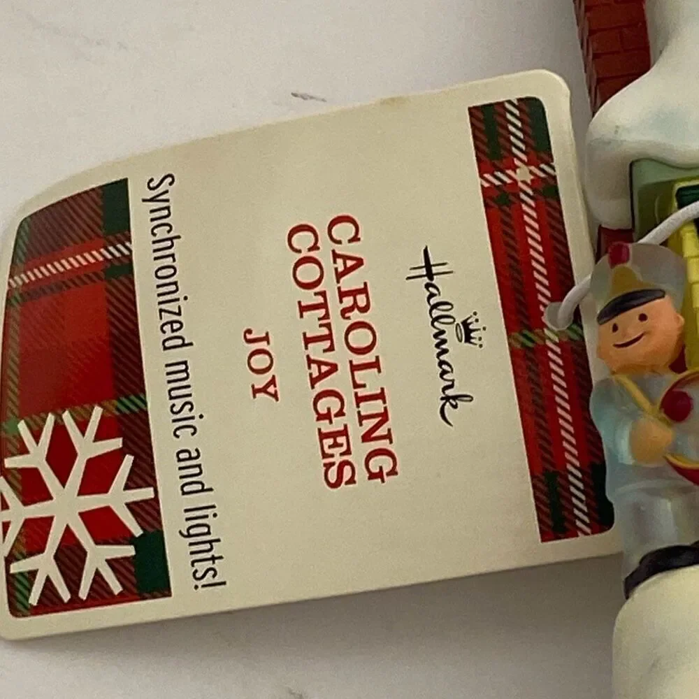 Hallmark Multicolor Joy Carolling‎ Cottages 2009 Christmas Decoration